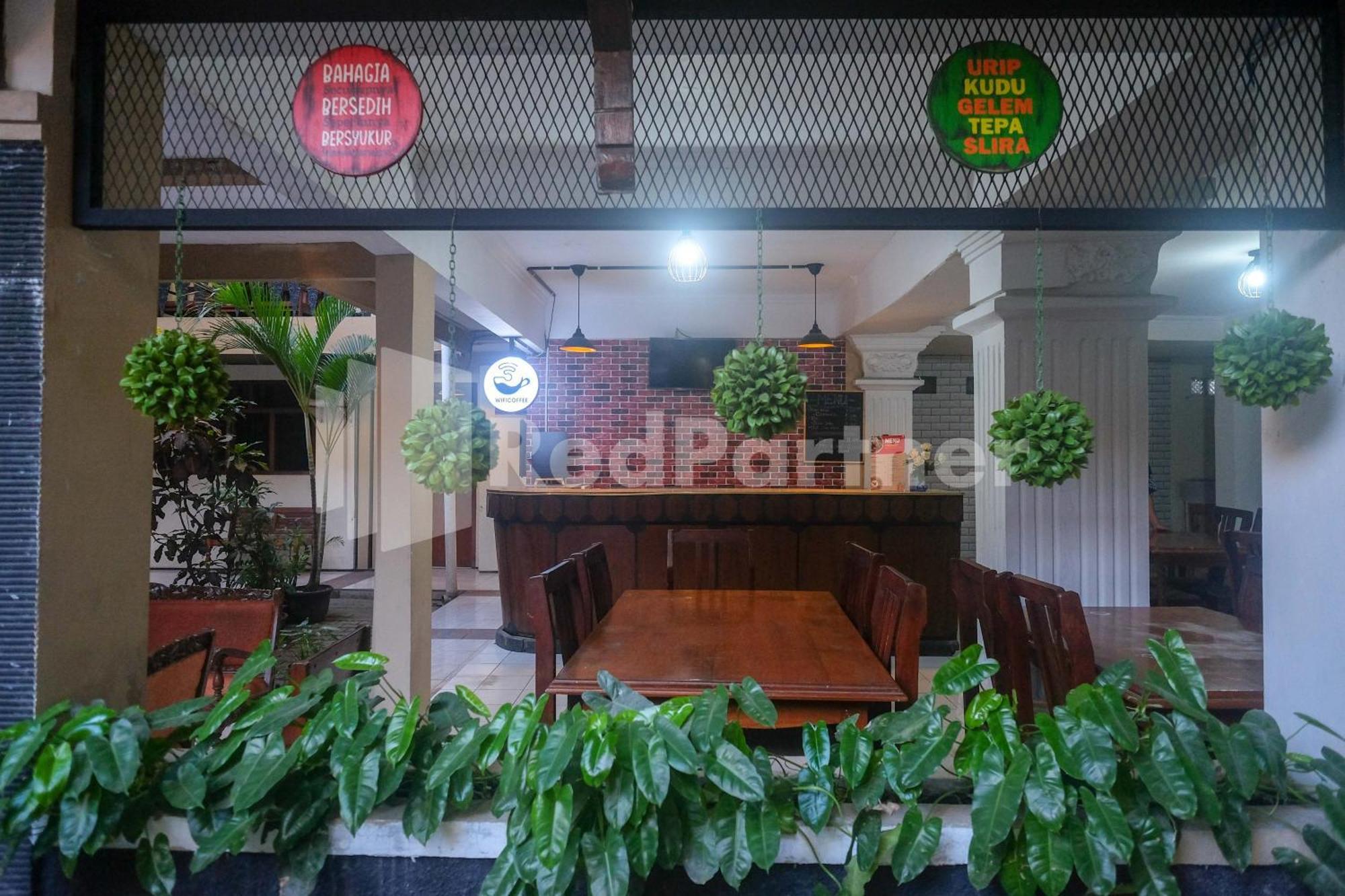 Oyo 206 Candra Kirana Hotel 2*